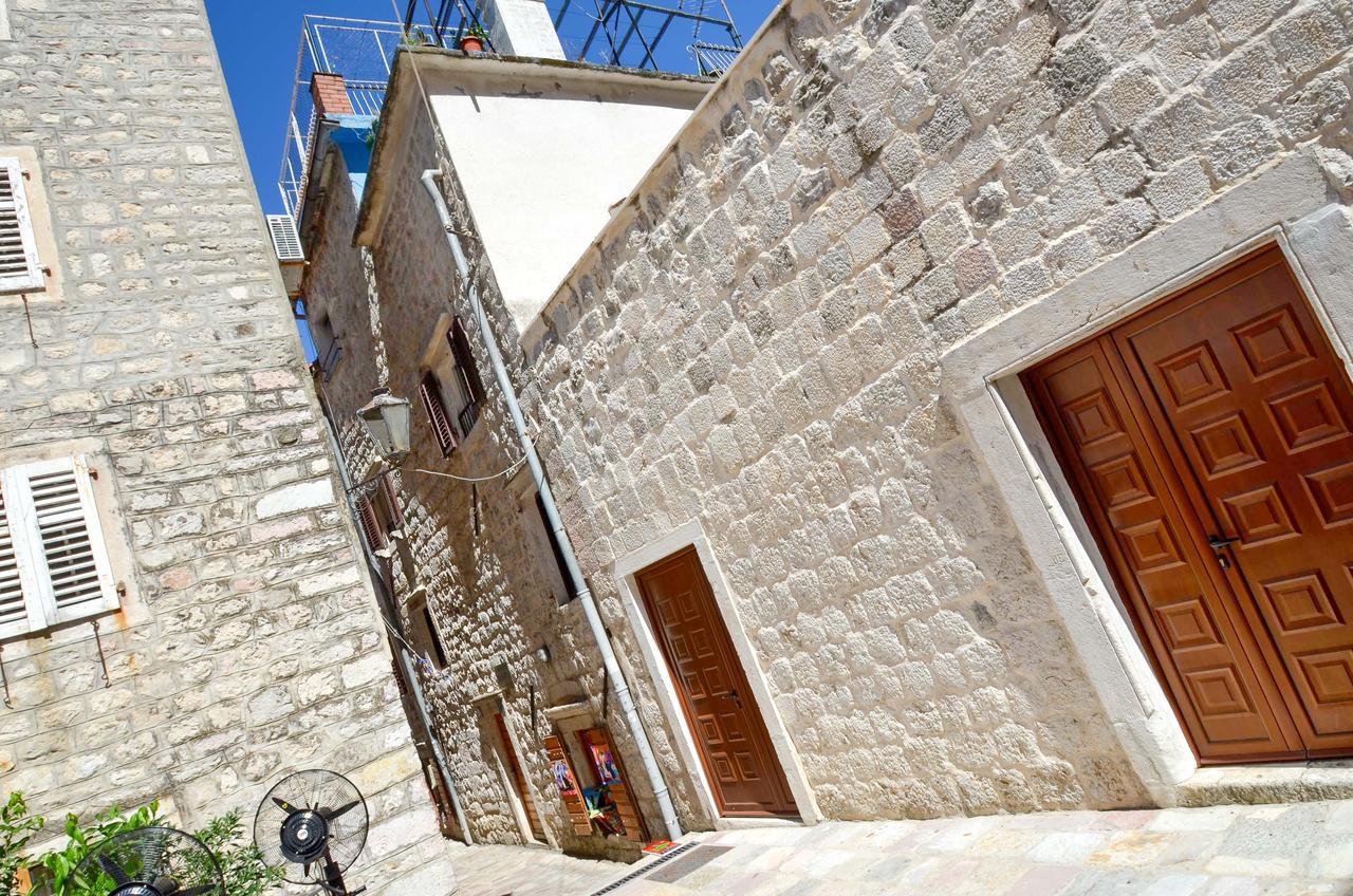 Apartment Ana Paola Kotor Luaran gambar